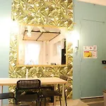 Arty 20m² district of BATIGNOLLES